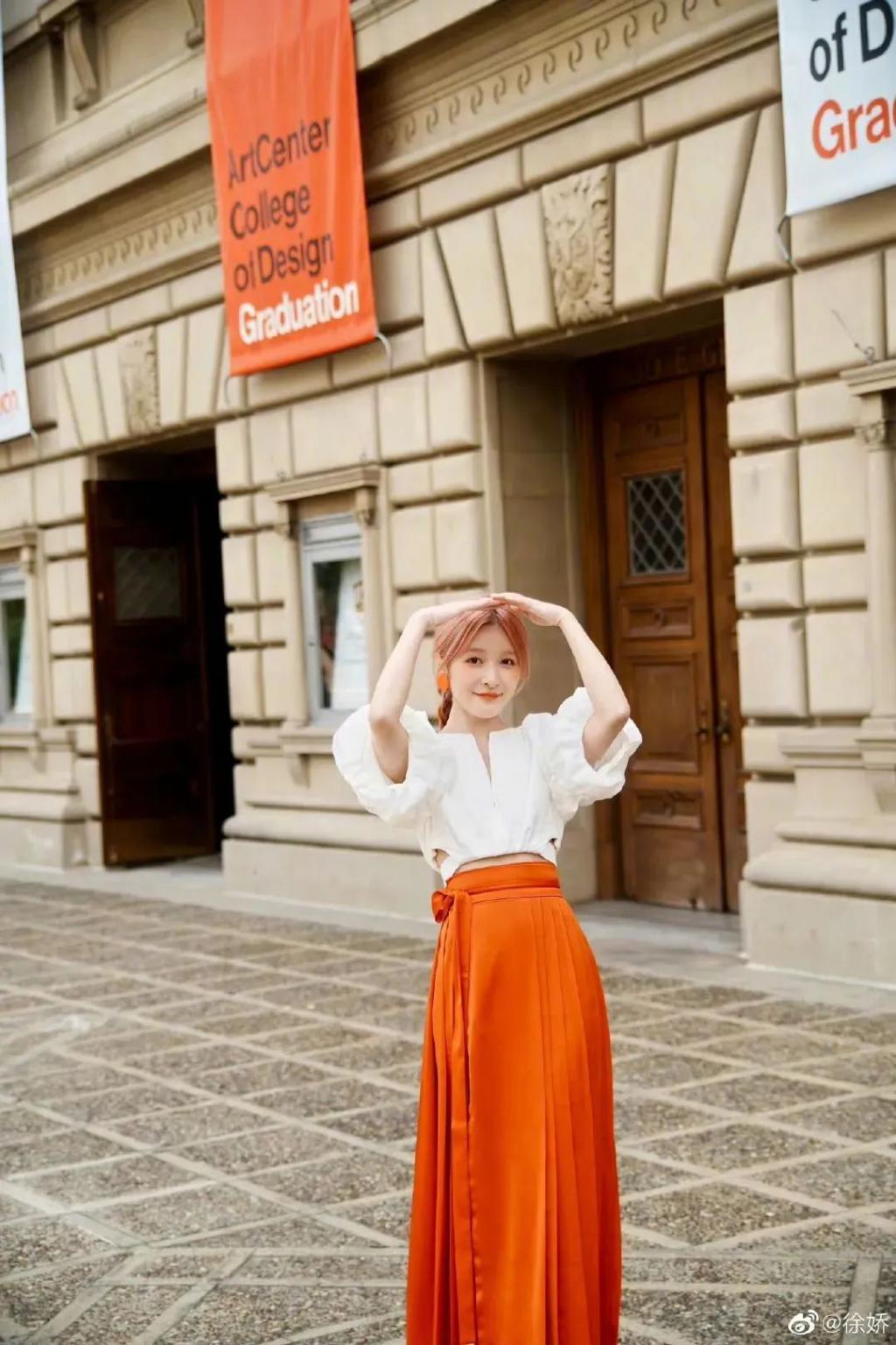 Angelababy和张嘉倪要是有她这觉悟就不会被骂了!