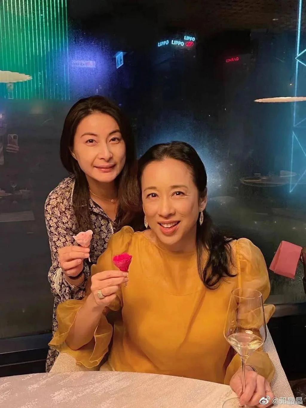 郭晶晶:“他是富豪,我还是冠军呢。”