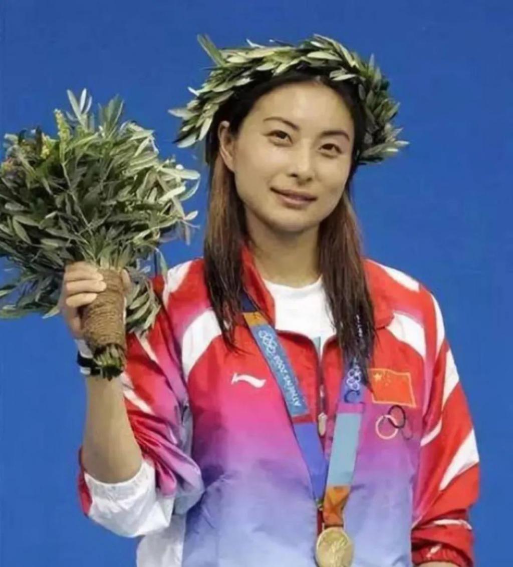 郭晶晶:“他是富豪,我还是冠军呢。”