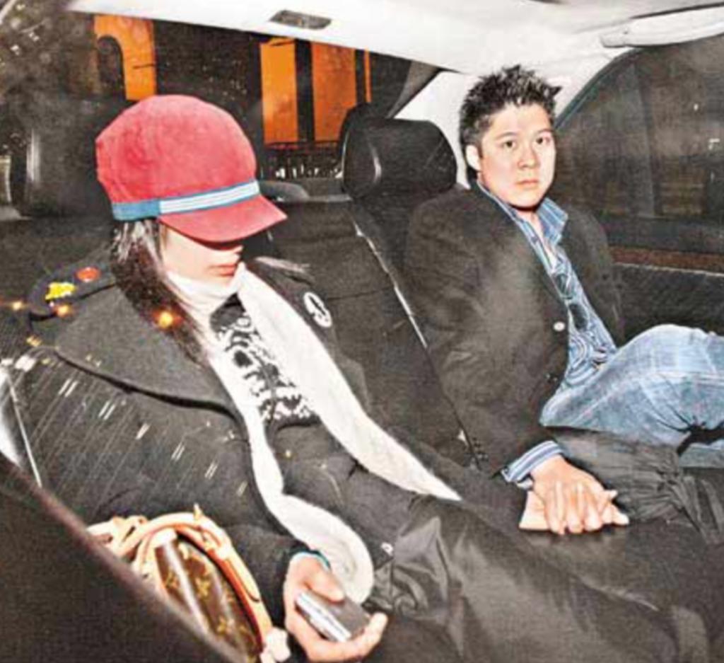 郭晶晶:“他是富豪,我还是冠军呢。”