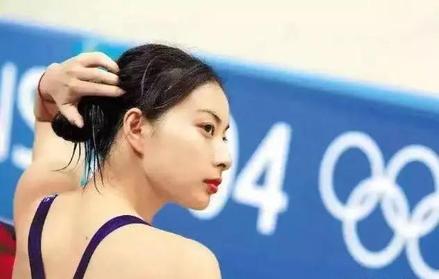 郭晶晶:“他是富豪,我还是冠军呢。”