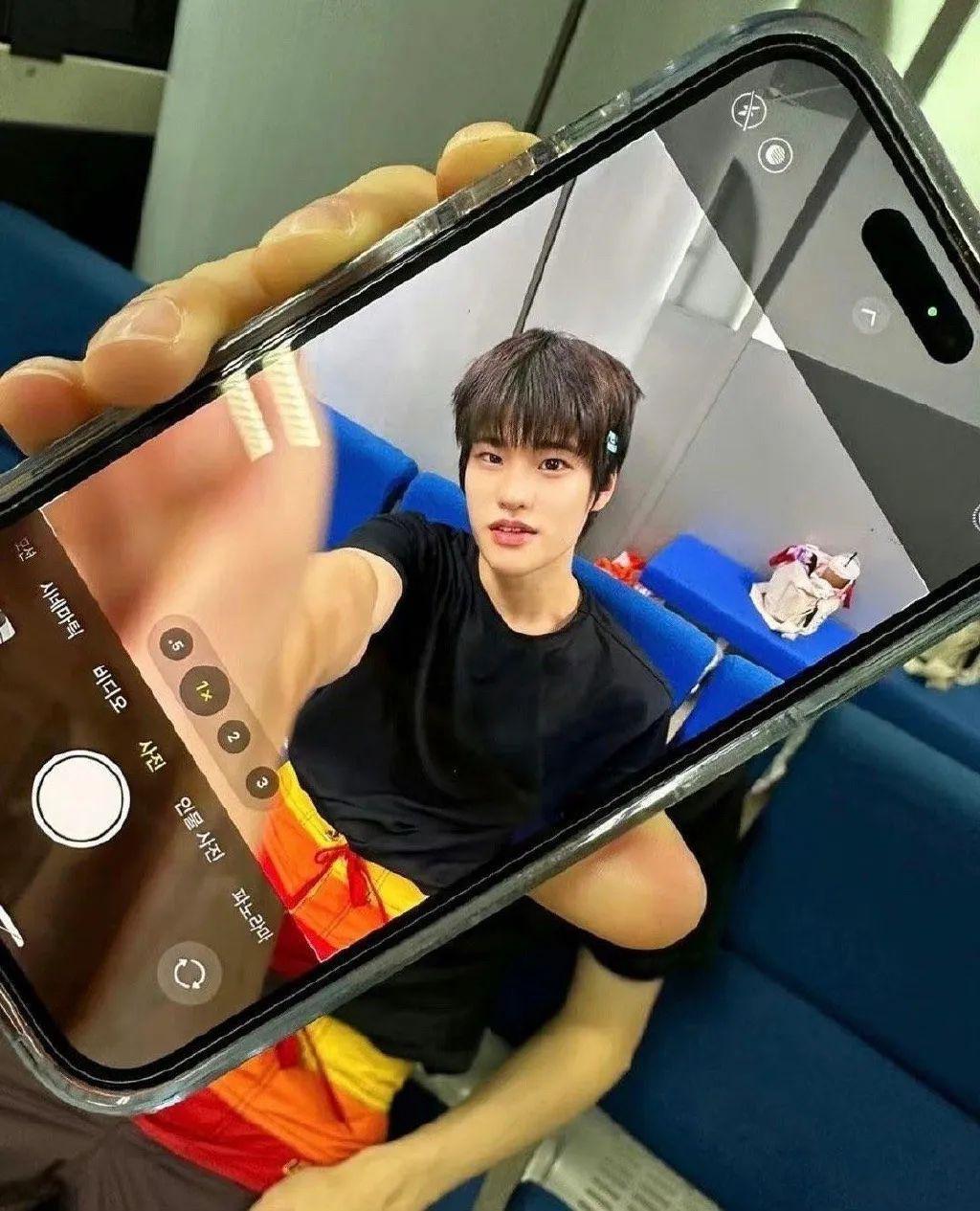 因颜值被群嘲，爱豆长得不好看也是一种错吗？