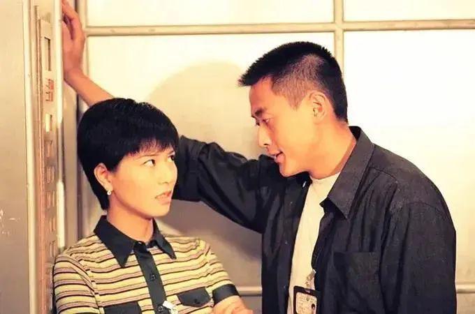 痞帅“师奶杀手”屡次被绿，前妻靠卖保险挤进上流社会？