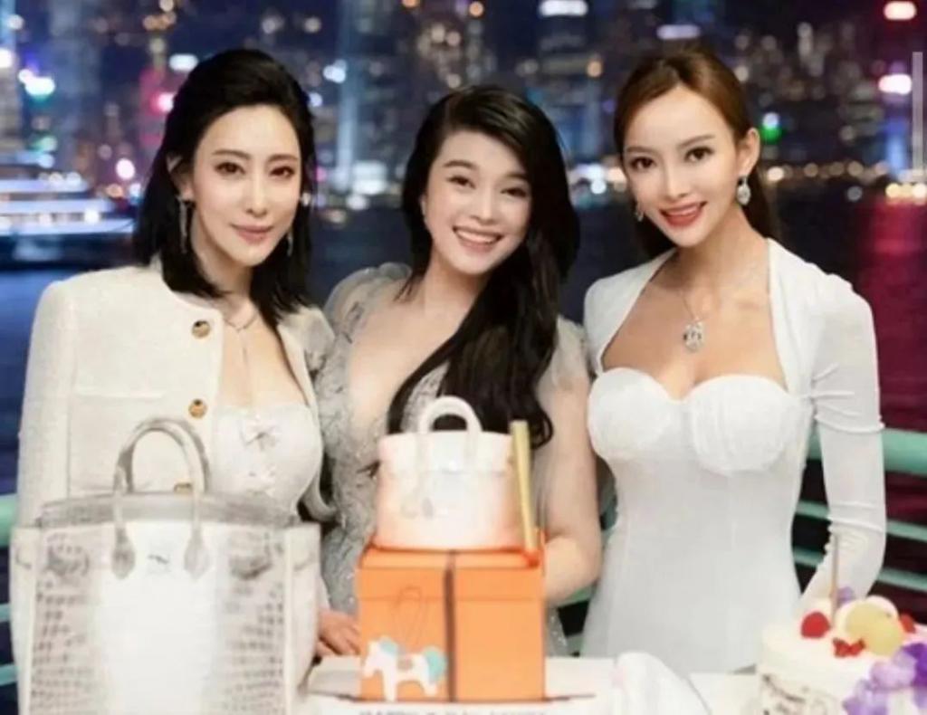 痞帅“师奶杀手”屡次被绿，前妻靠卖保险挤进上流社会？