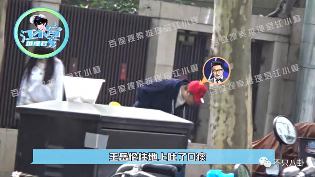 大街上摸美女大腿,他多少有点油腻吧?