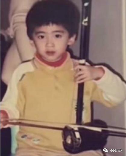 明明是个帅哥，但一直不红也是有原因的？