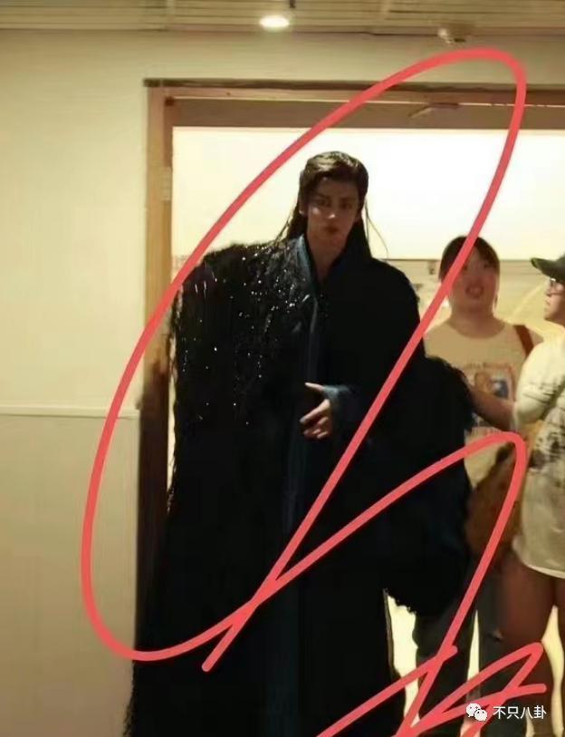 明明是个帅哥，但一直不红也是有原因的？