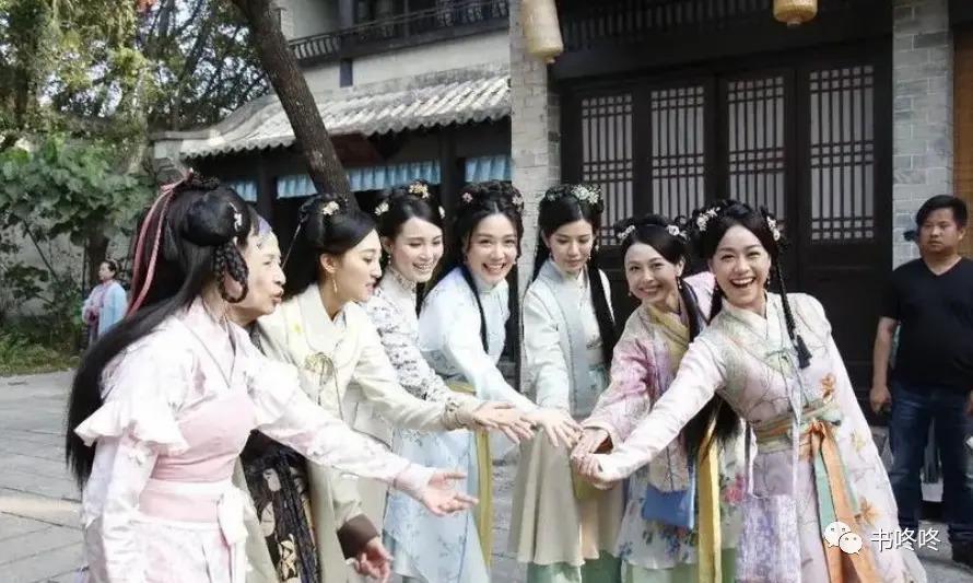 以前女主身边丫鬟的妆造都好绝，现在总怕艳压女主