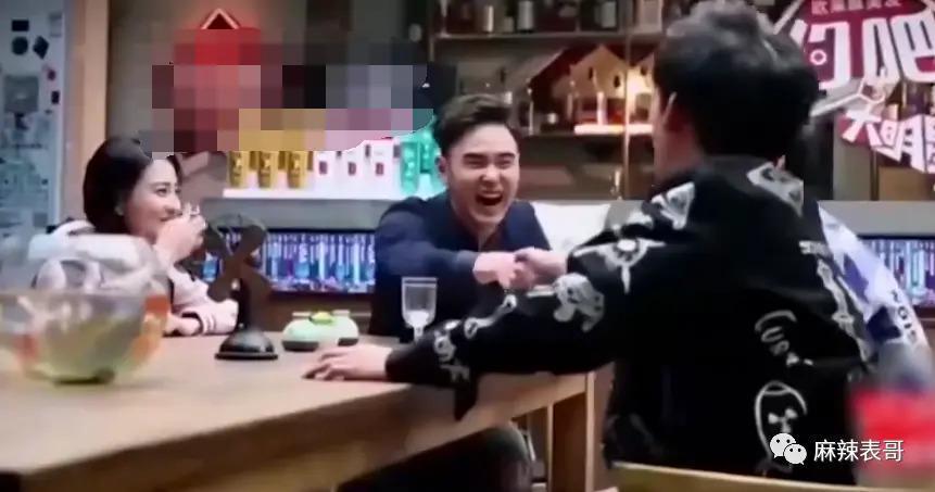 朱一龙嘴瓢“开车”，那些一开口就刹不住车的明星