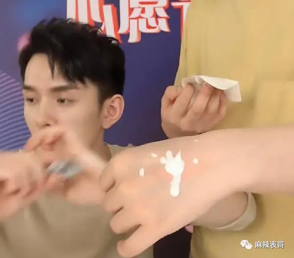 朱一龙嘴瓢“开车”，那些一开口就刹不住车的明星