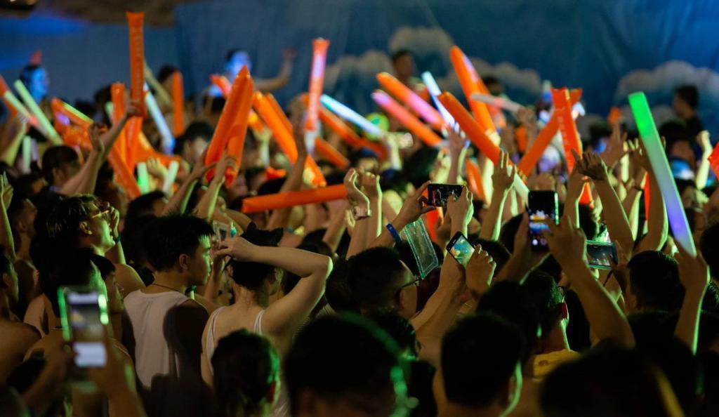 周杰伦演唱会强实名制，上万元的“黄牛票”卖不掉了