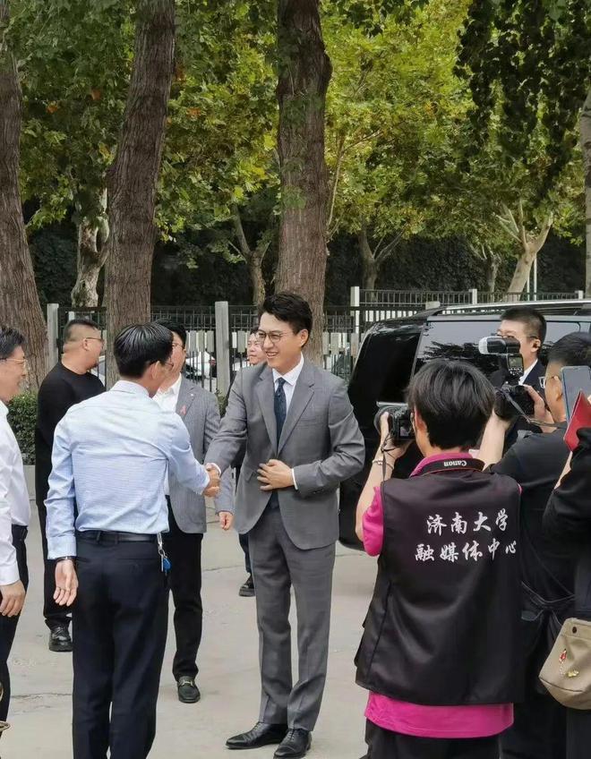 从靳东到陈牧驰，这些被自己“打脸”的明星，真的不尴尬吗？
