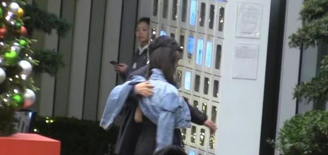 官宣离婚！大导出轨N次，芒果亲女儿不忍了！