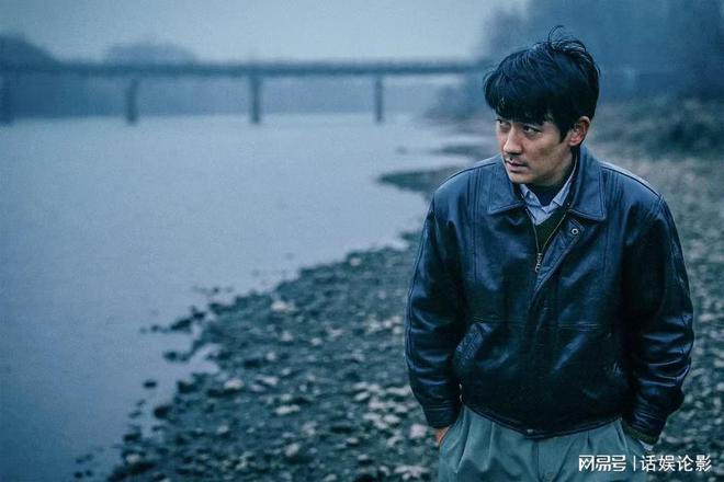 朱一龙《河边的错误》评论出炉，评价很高，但票房很难预测