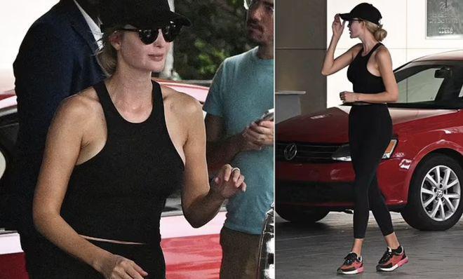 41岁伊万卡走出佛州豪宅，紧身背心好别致，自律让三娃妈健美