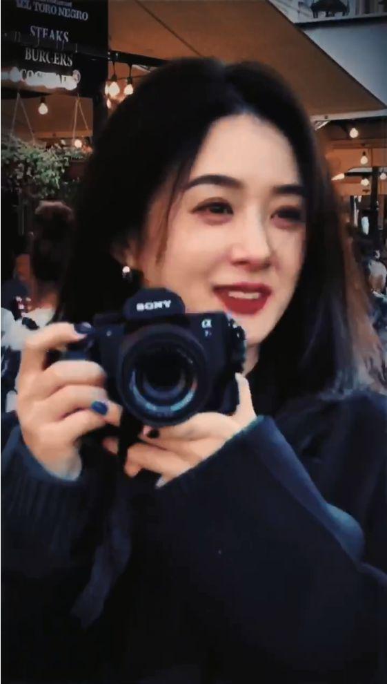 被传恋情绯闻，赵丽颖王一博同时更新动态