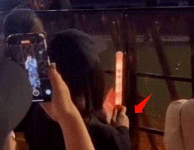 被传恋情绯闻，赵丽颖王一博同时更新动态