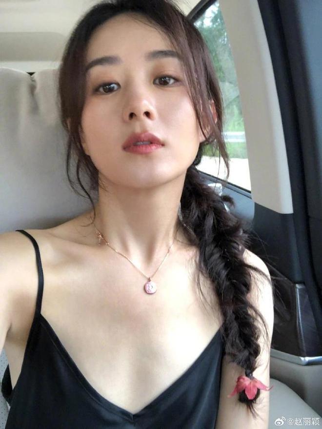 被传恋情绯闻，赵丽颖王一博同时更新动态