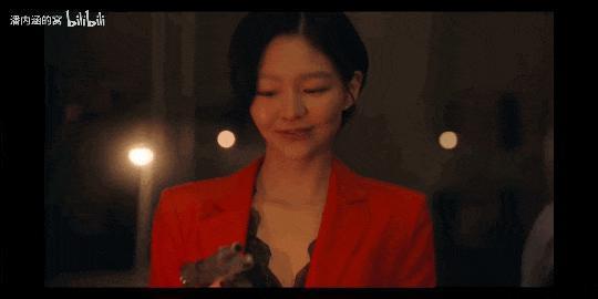 还记得忠武路女演员李絮吗？电影节红毯赢了…