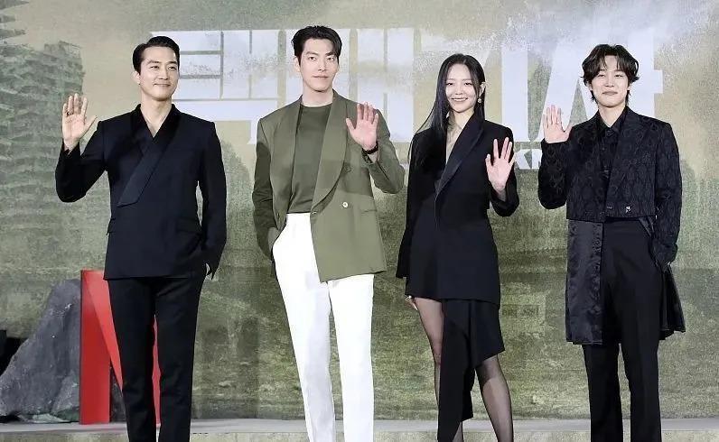 还记得忠武路女演员李絮吗？电影节红毯赢了…