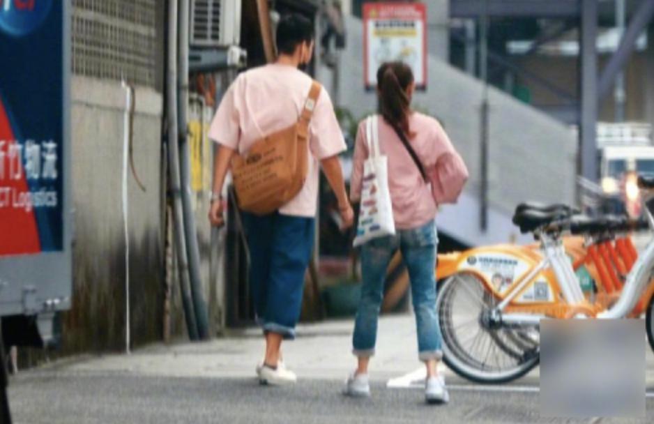 又一对模范夫妻离了!这是装不下去了.