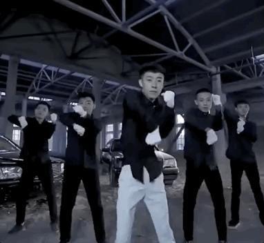 中产讨厌的社会摇，给了无聊社会一大耳帖子