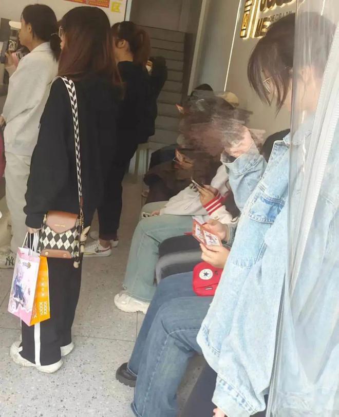 被联名“拿捏”的年轻人