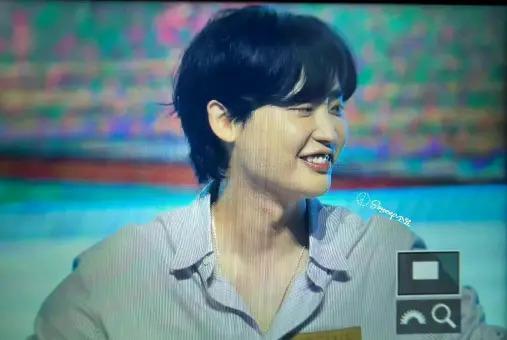 这是突然换了个头啊