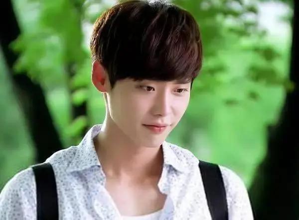 这是突然换了个头啊