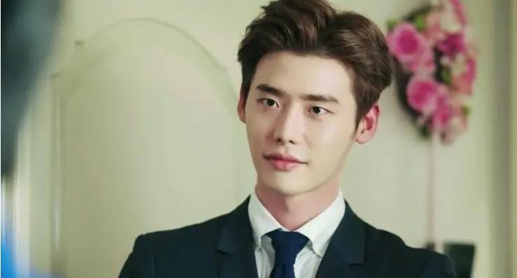 这是突然换了个头啊