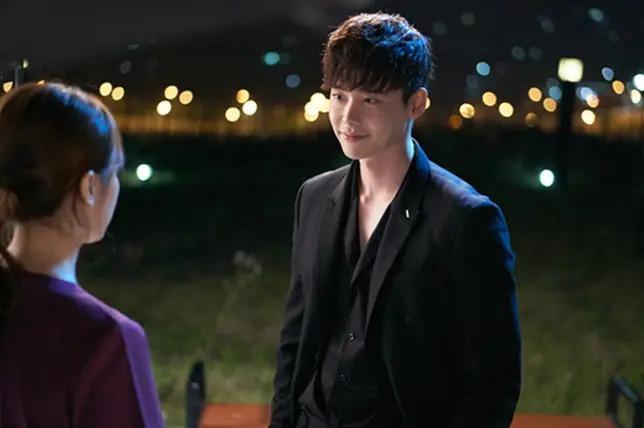 这是突然换了个头啊