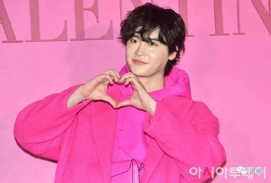 这是突然换了个头啊