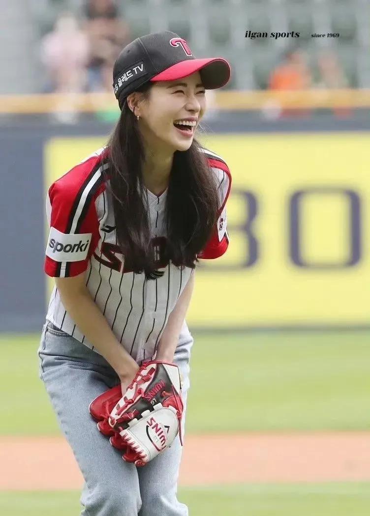 还记得林智妍吗？妍珍呐，恭喜你获奖