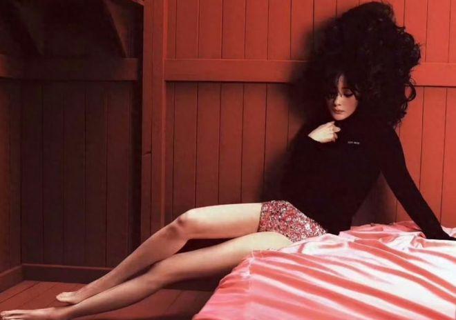 赵今麦最新硬照翻车!4万多镶钻内裤外穿被吐槽