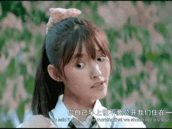 看了10分钟也没认出来是谁……