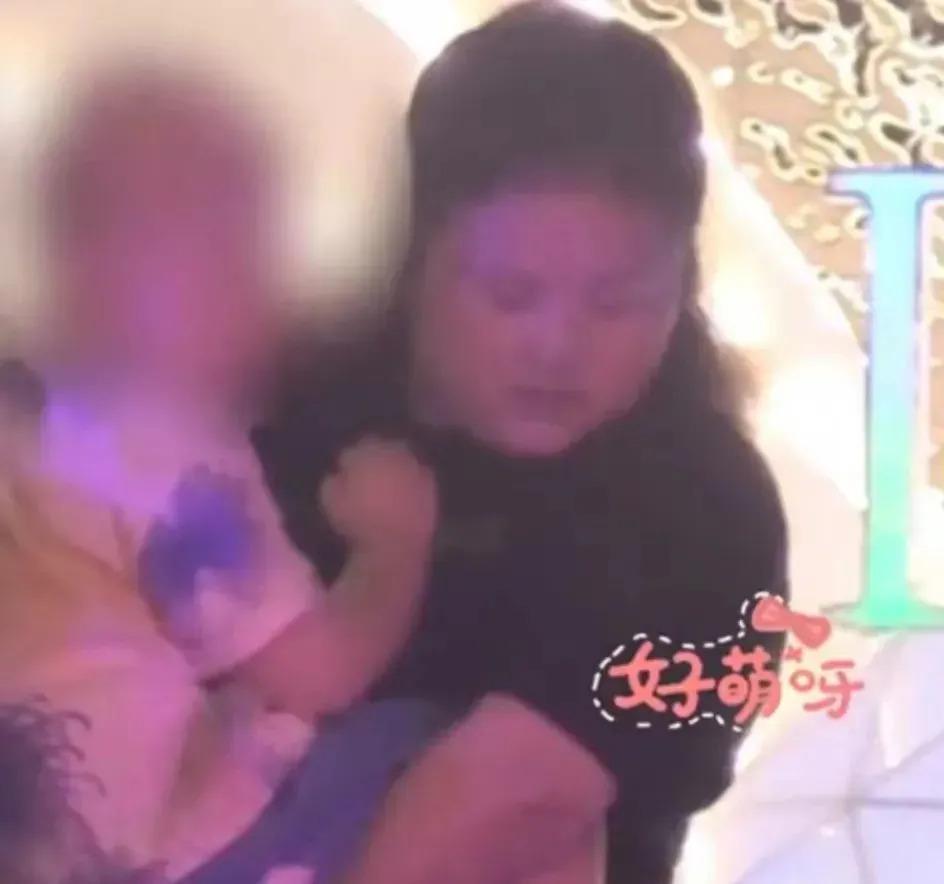“胖成球”的沈腾妻子，让人看清了娱乐圈世态炎凉