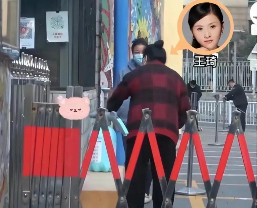“胖成球”的沈腾妻子，让人看清了娱乐圈世态炎凉