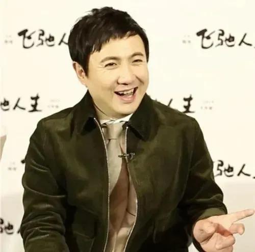 “胖成球”的沈腾妻子，让人看清了娱乐圈世态炎凉