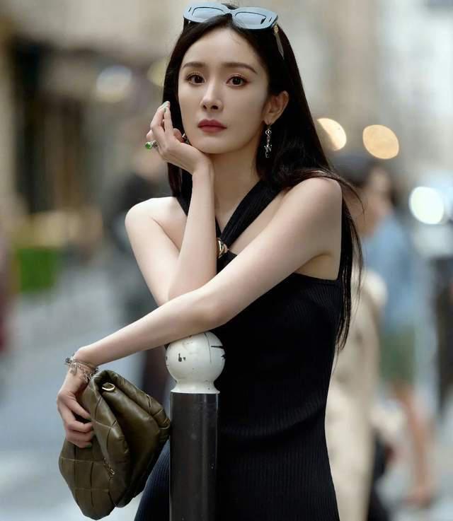 85花争资源？曝赵丽颖放弃跟陈可辛合作，杨幂接替？