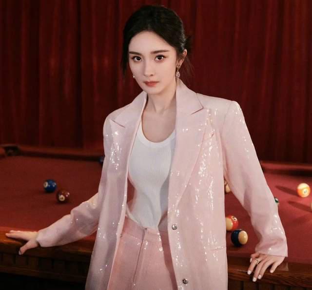 85花争资源？曝赵丽颖放弃跟陈可辛合作，杨幂接替？