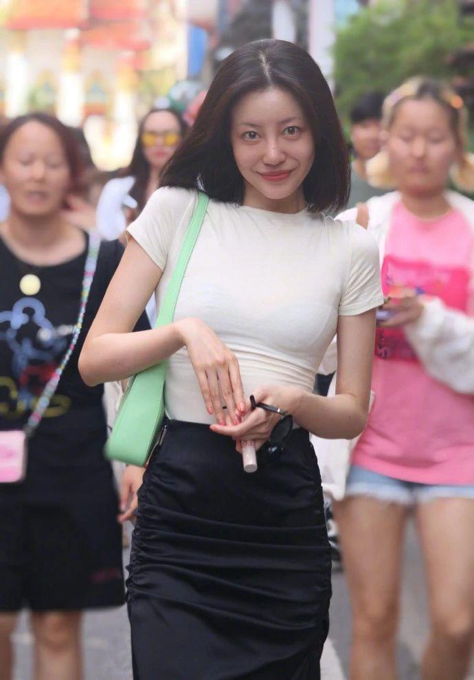 私下恋曝光!密会圈外富豪,整容认不出…