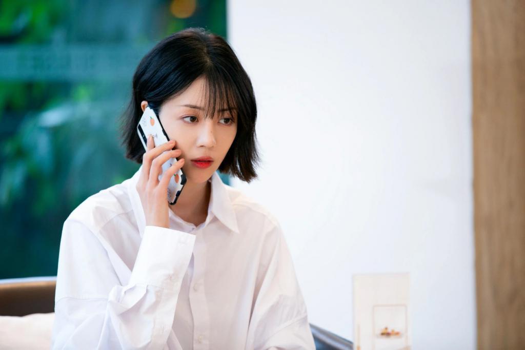 私下恋曝光!密会圈外富豪,整容认不出…