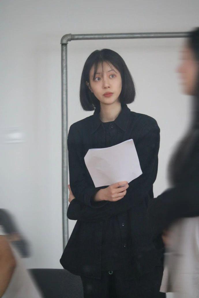 私下恋曝光!密会圈外富豪,整容认不出…