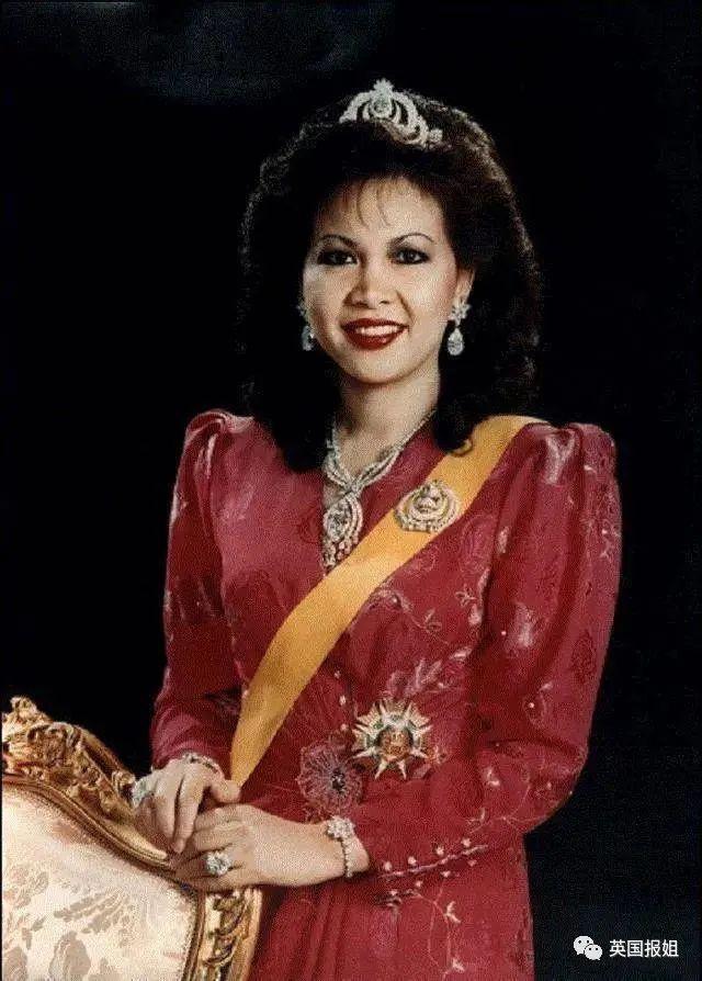 2000亿身家亚洲最性感王子订婚！与青梅竹马女友顶奢婚礼举世瞩目！