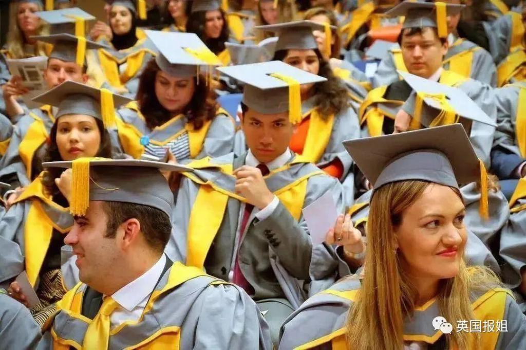 2000亿身家亚洲最性感王子订婚！与青梅竹马女友顶奢婚礼举世瞩目！