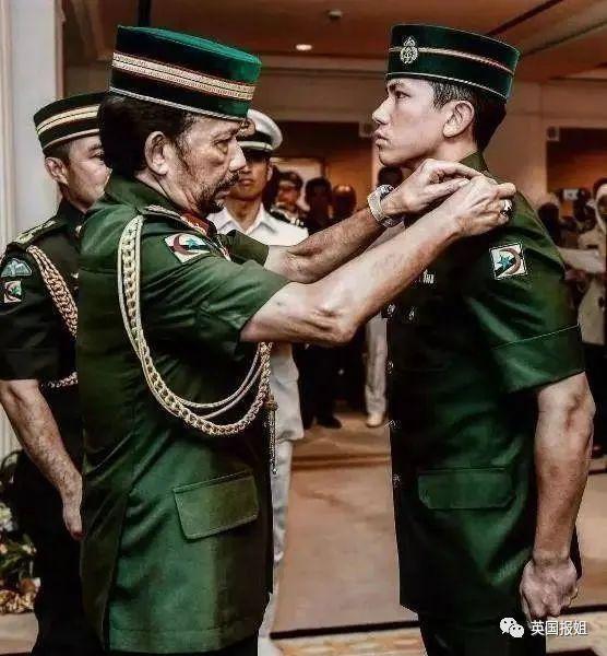 2000亿身家亚洲最性感王子订婚！与青梅竹马女友顶奢婚礼举世瞩目！