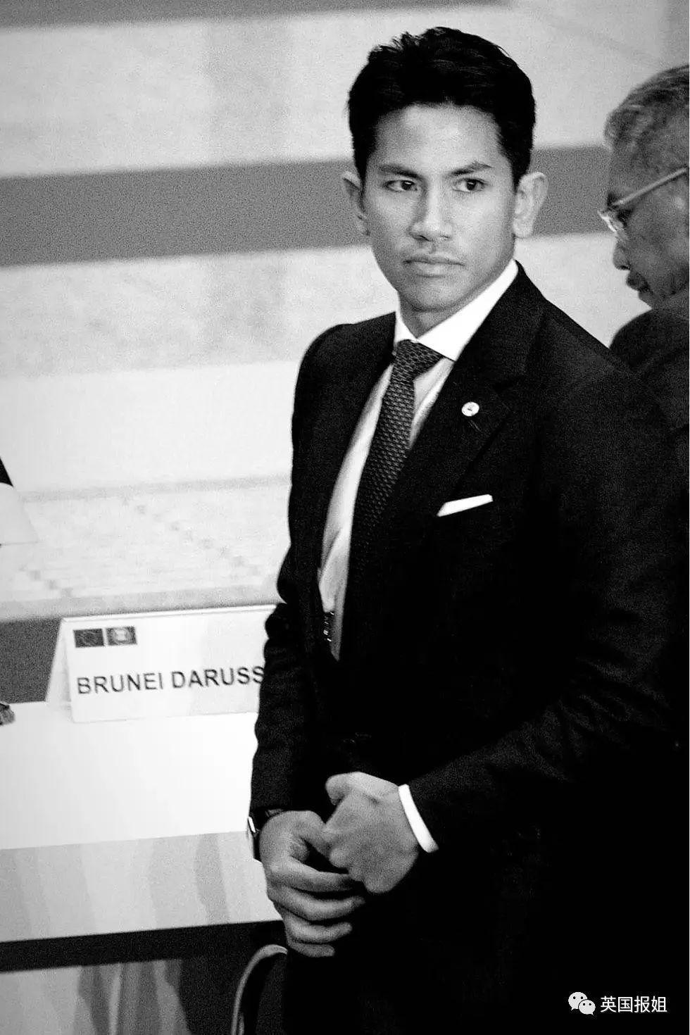 2000亿身家亚洲最性感王子订婚！与青梅竹马女友顶奢婚礼举世瞩目！