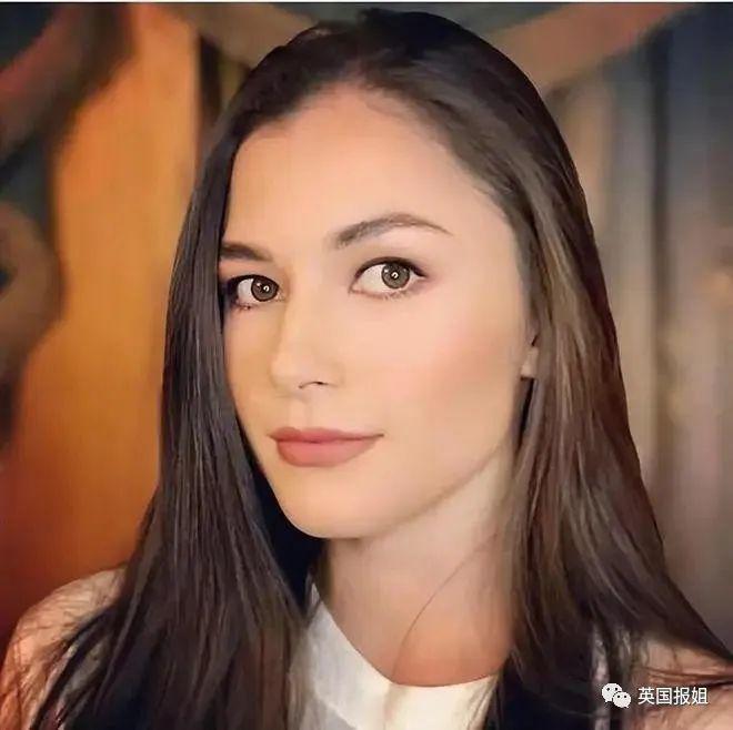 2000亿身家亚洲最性感王子订婚！与青梅竹马女友顶奢婚礼举世瞩目！