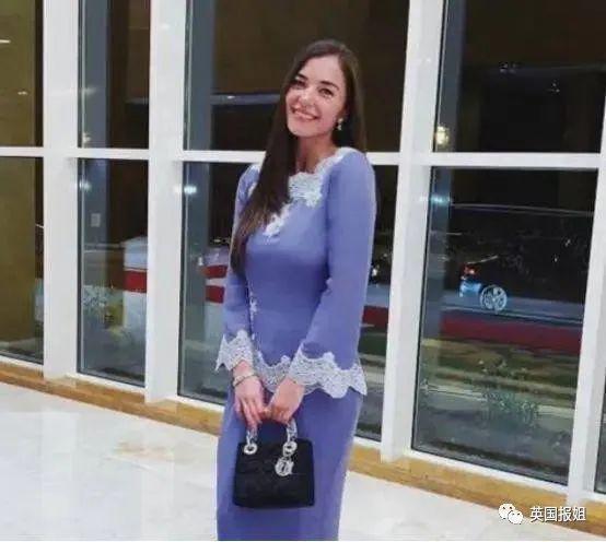 2000亿身家亚洲最性感王子订婚！与青梅竹马女友顶奢婚礼举世瞩目！