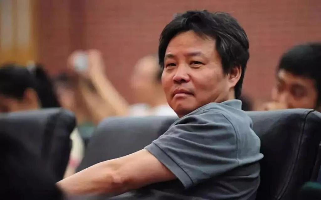 作家余华已死，网红余华活着